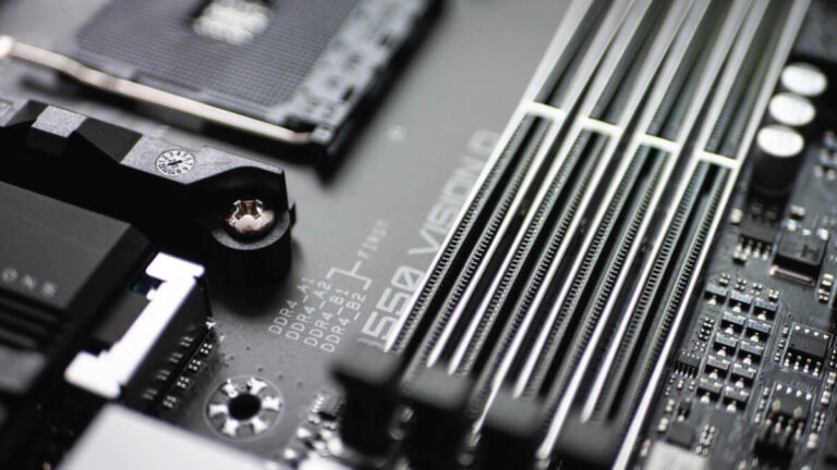 What Are PCIe Slots And Their Uses? [Simplified Guide]